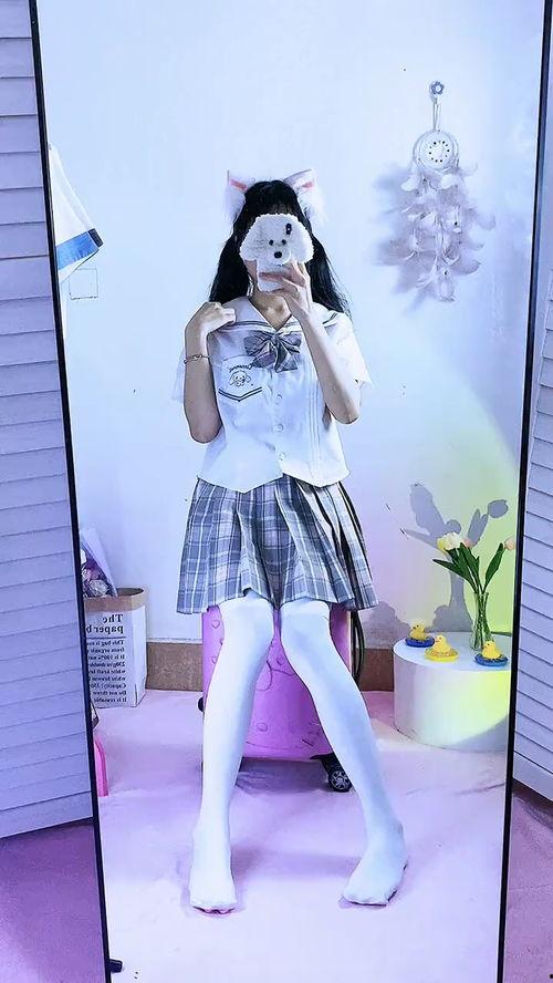 白丝小萝莉视频,萌动瞬间，治愈系视频走红网络