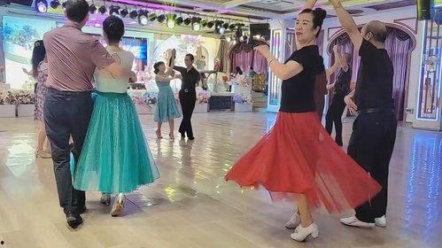 拉丁舞双人视频,双人舞韵律演绎浪漫风情